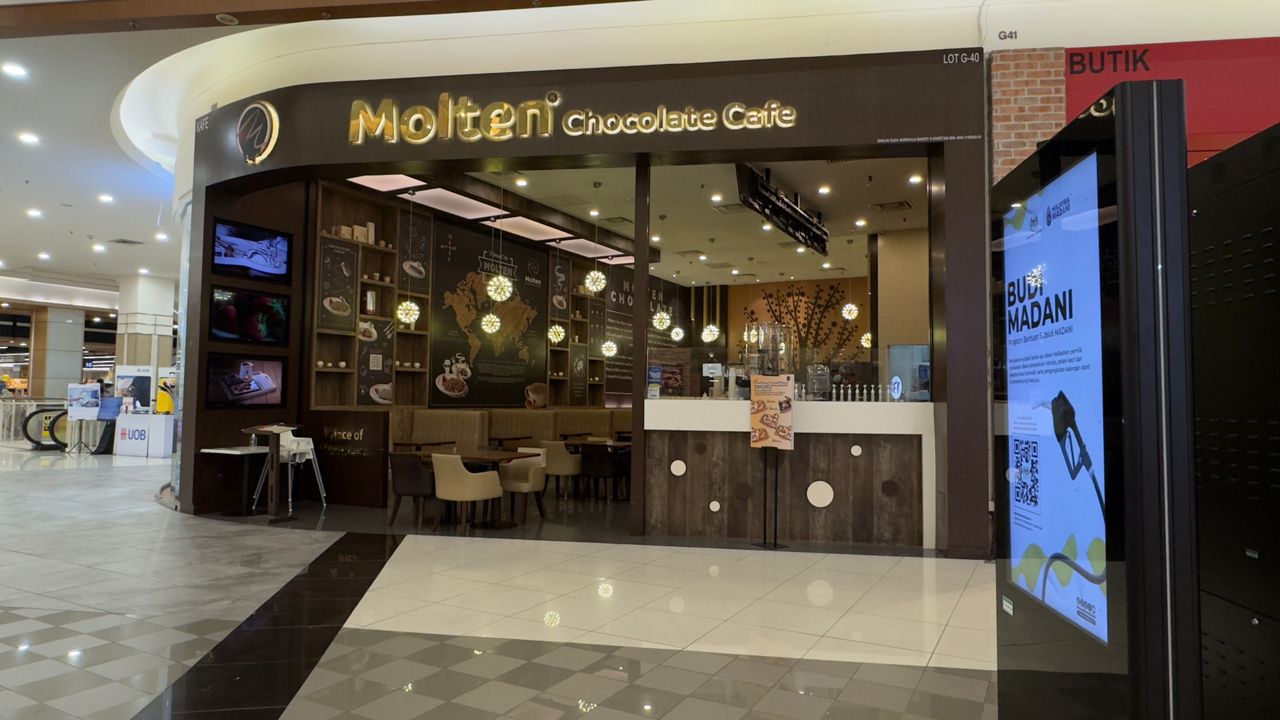 MOLTEN CHOCOLATE CAFE