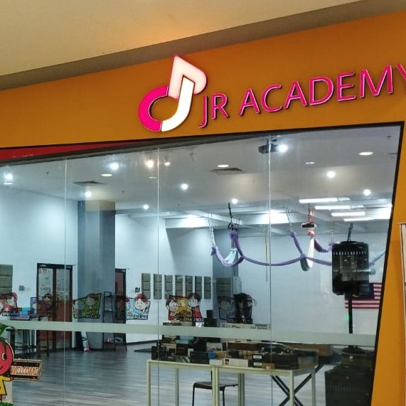 JR Academy