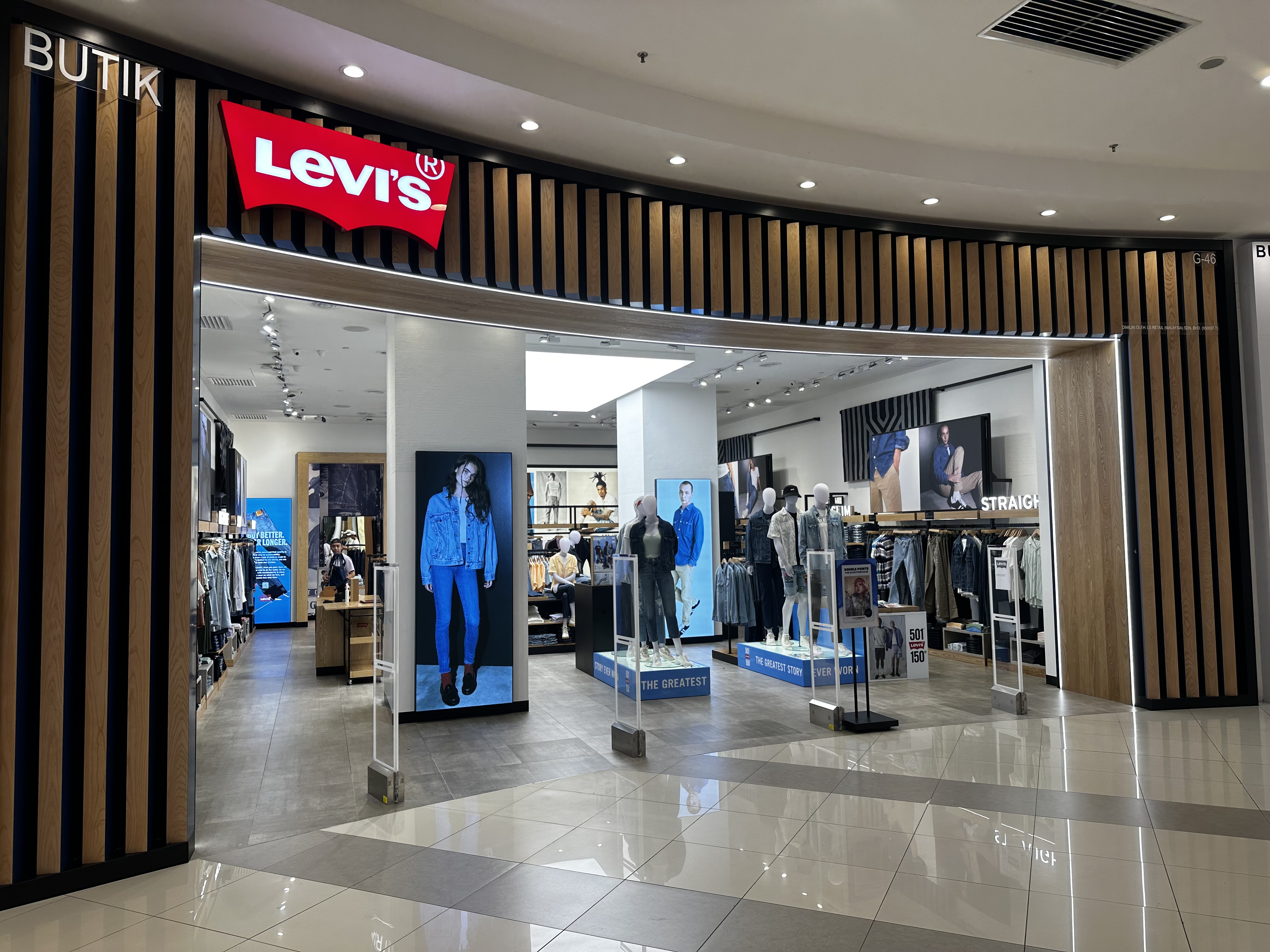 LEVI’S