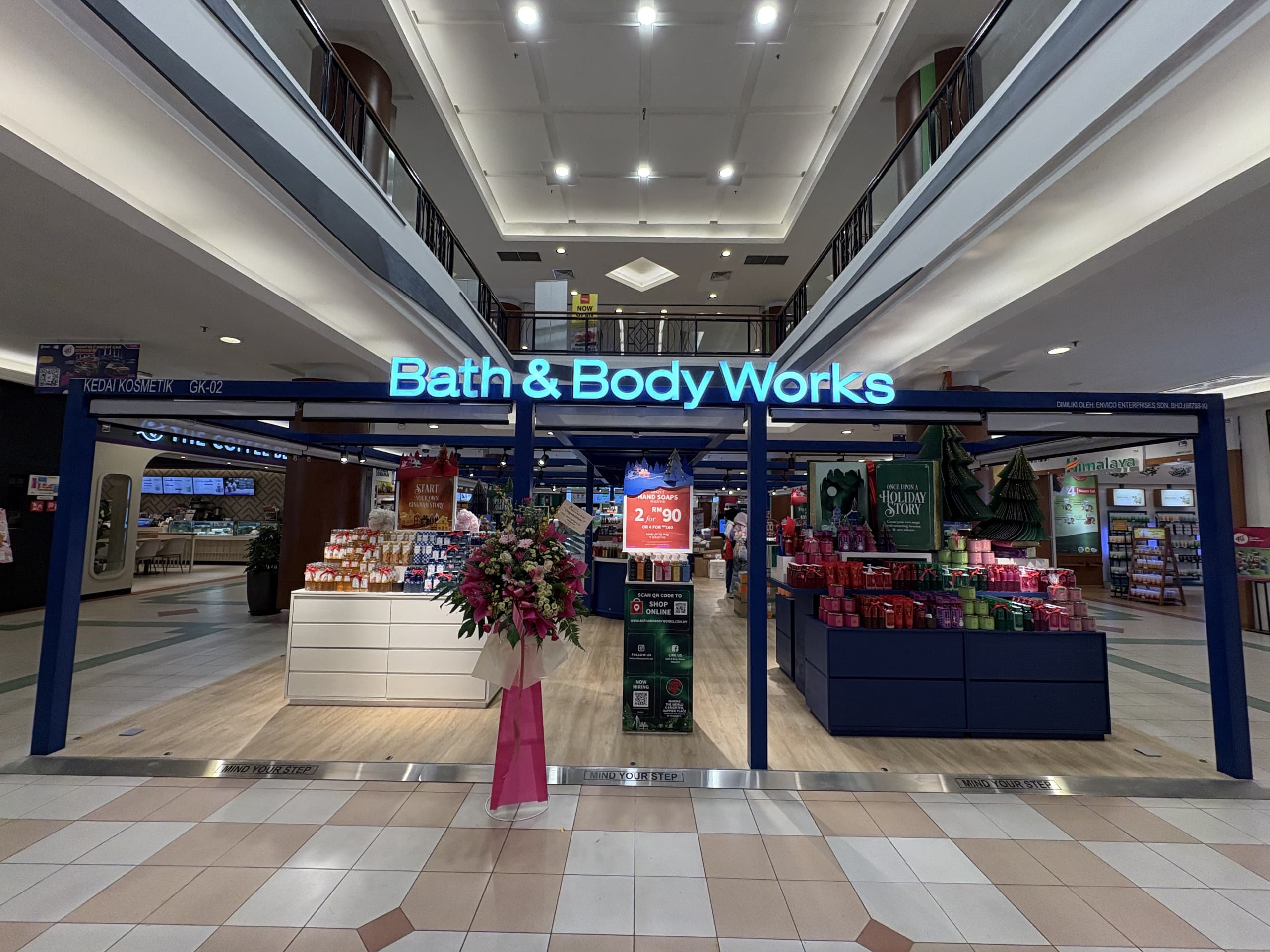 BATH & BODY WORKS