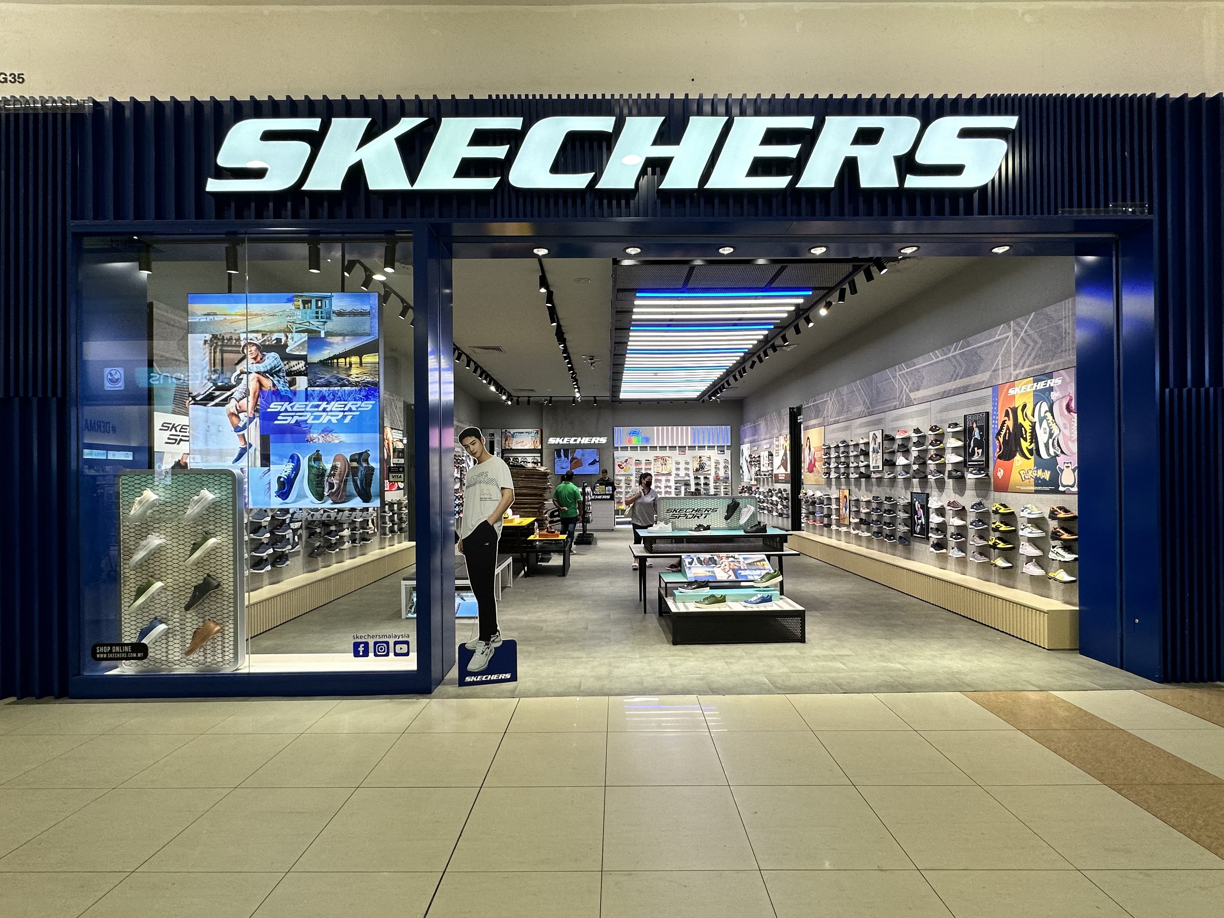 SKECHERS