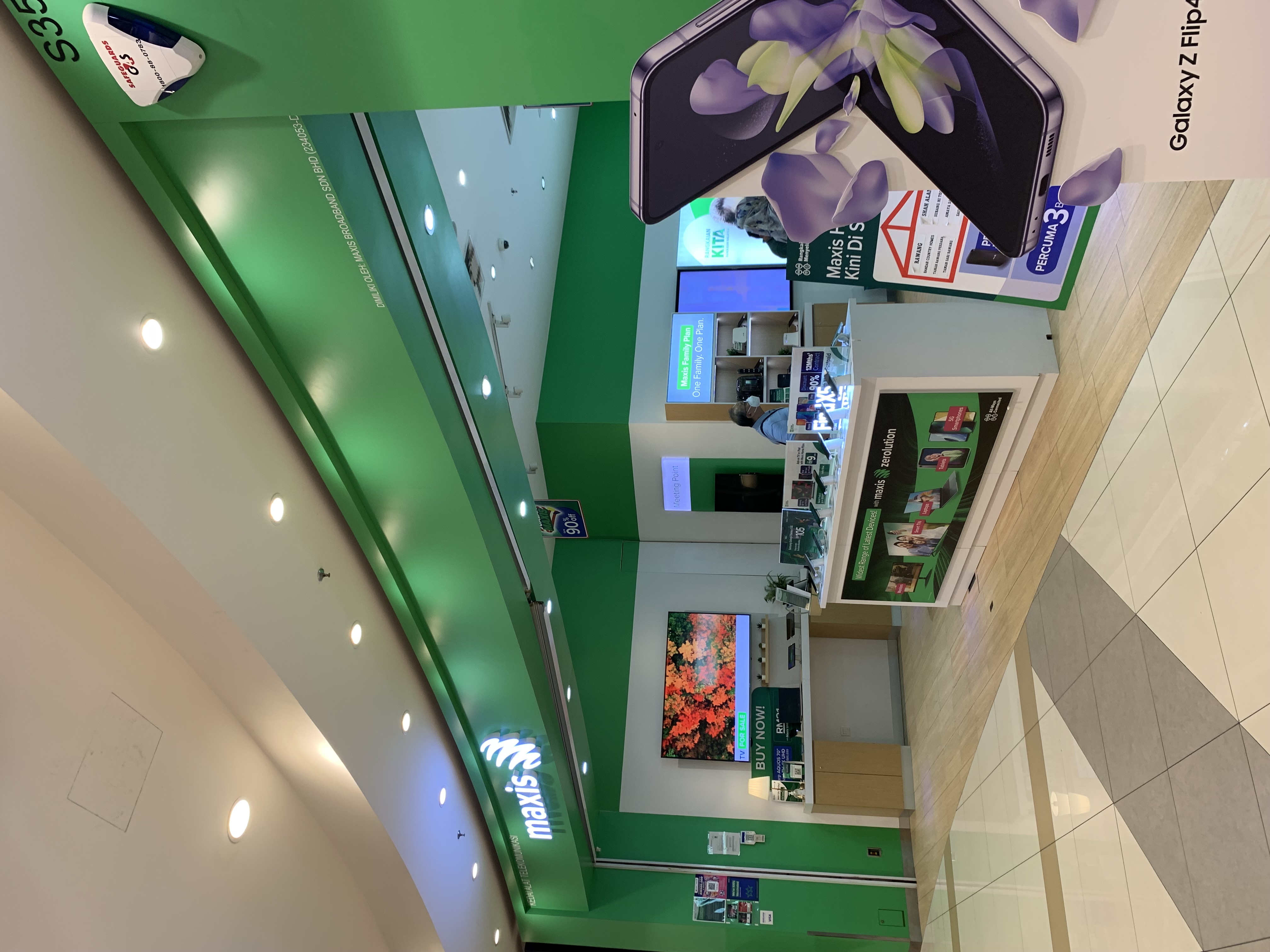 MAXIS