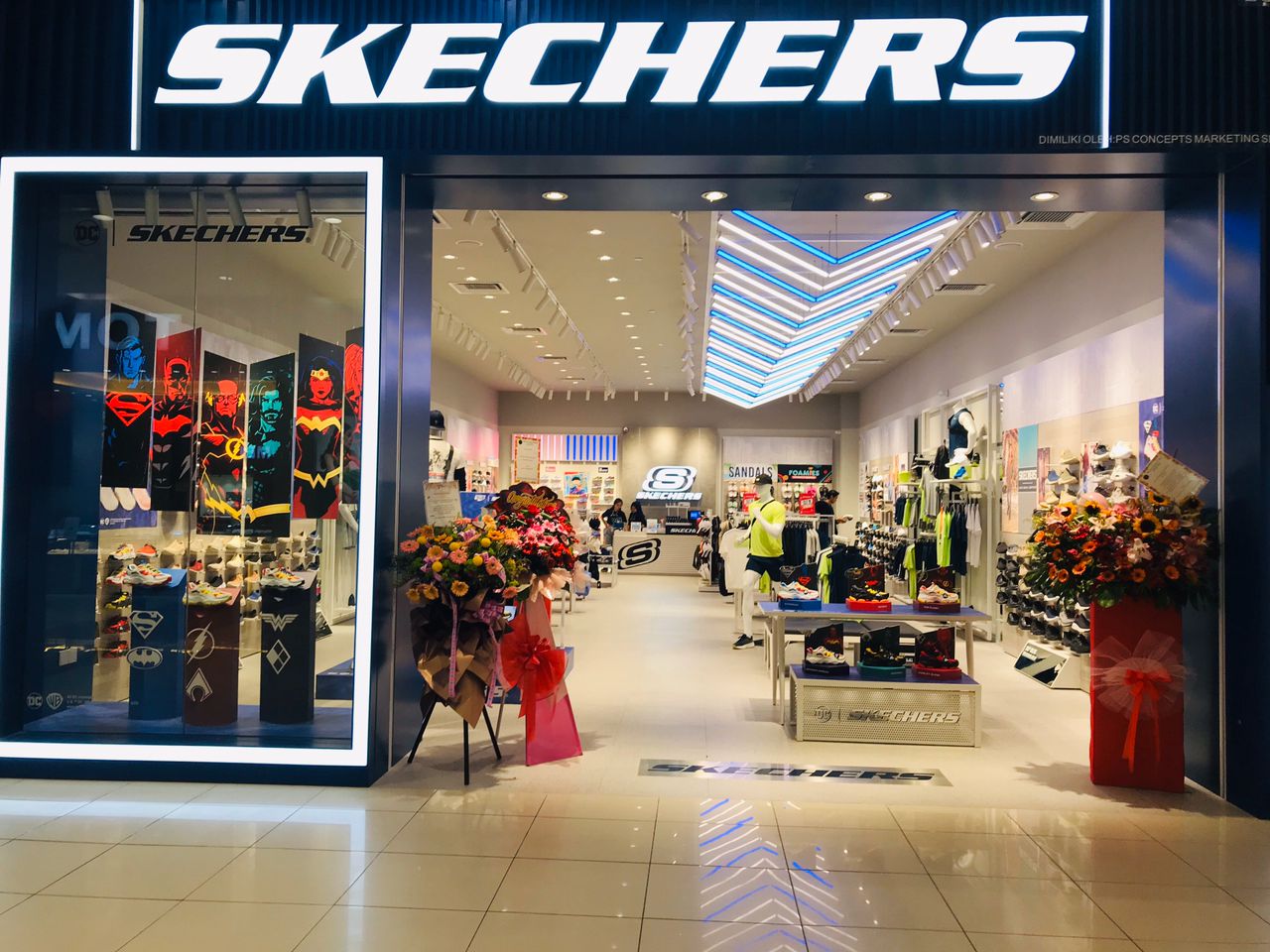 Aeon skechers hot sale