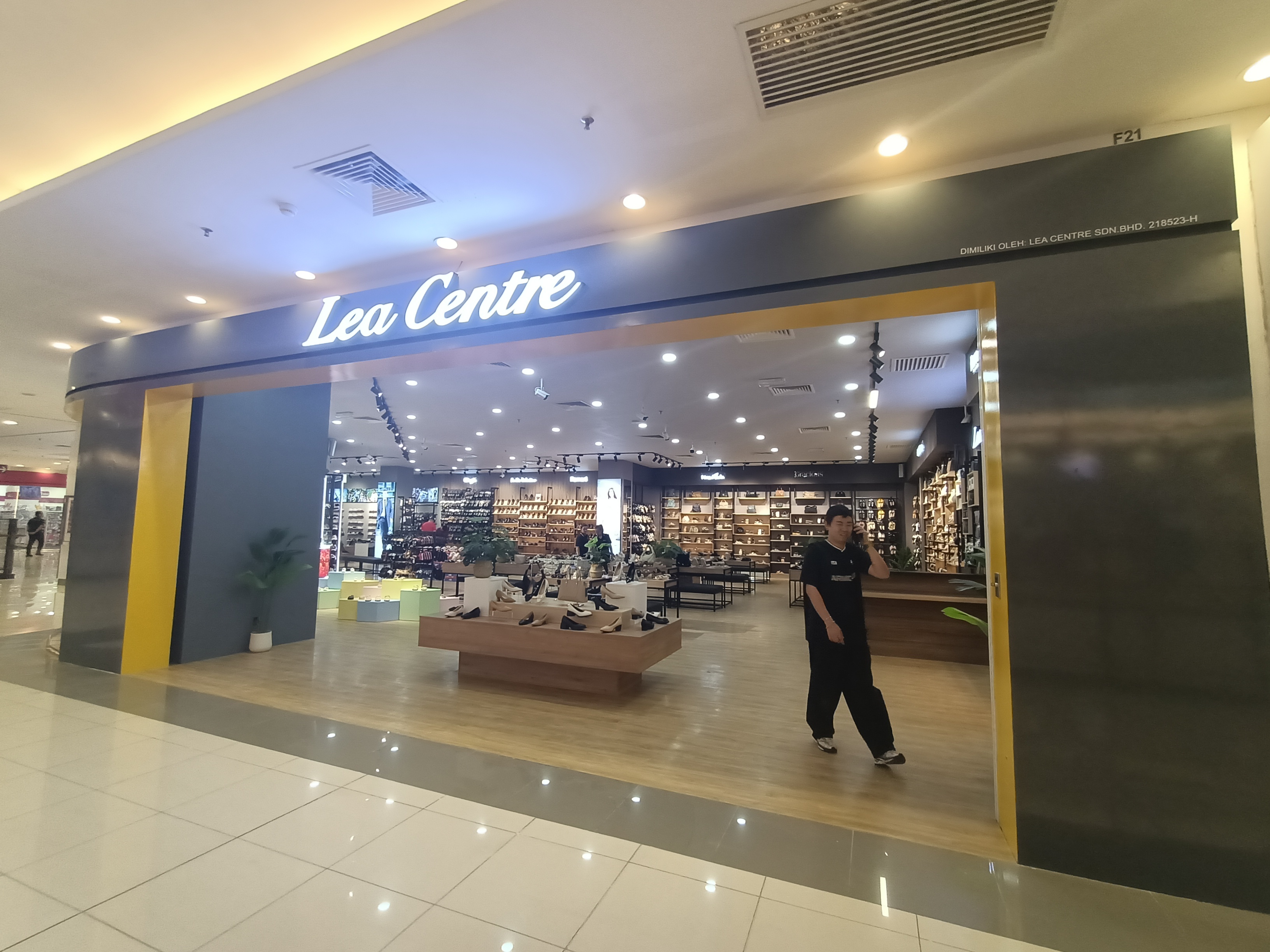 LEA CENTRE