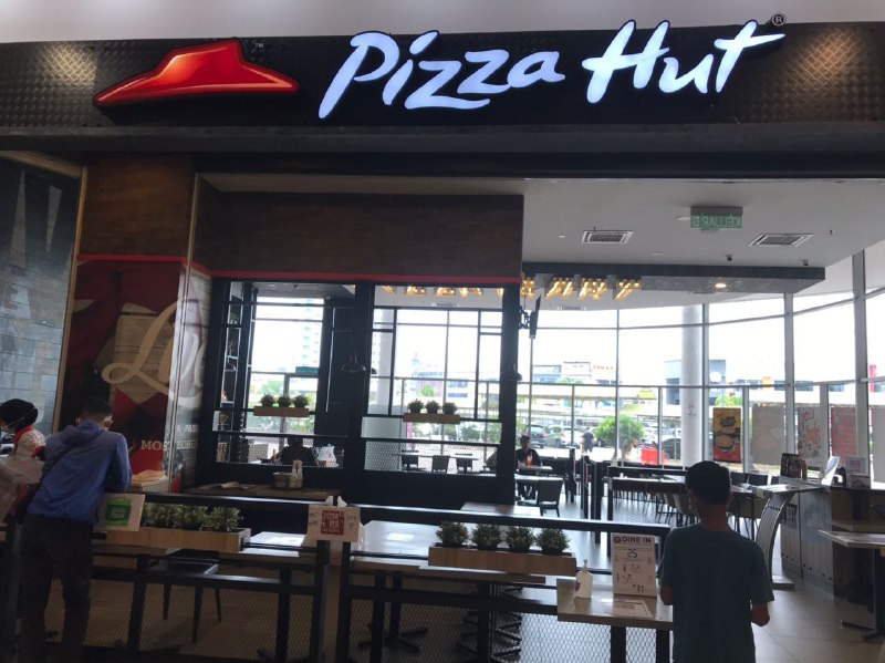 PIZZA HUT