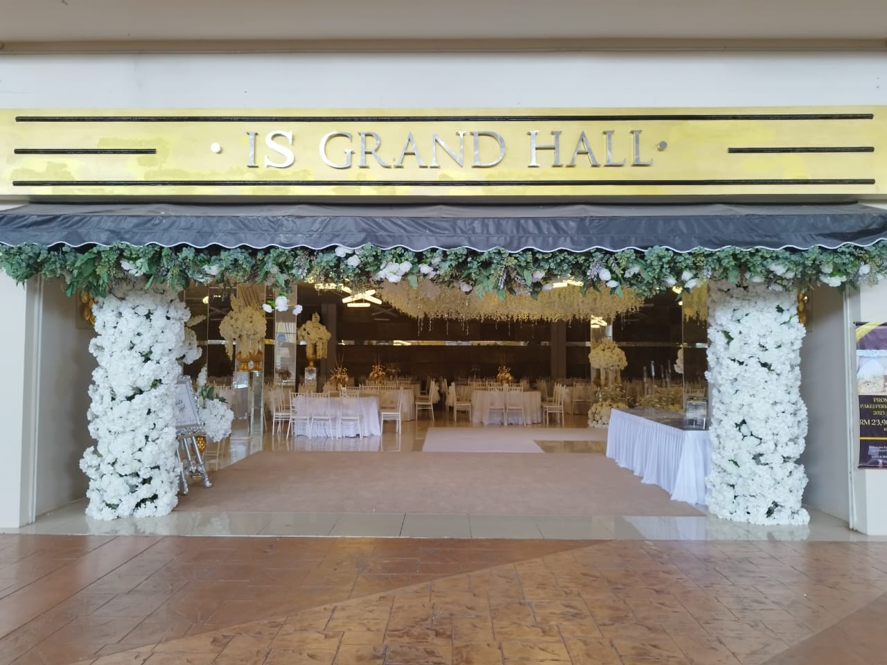 IS GRAND HALL
