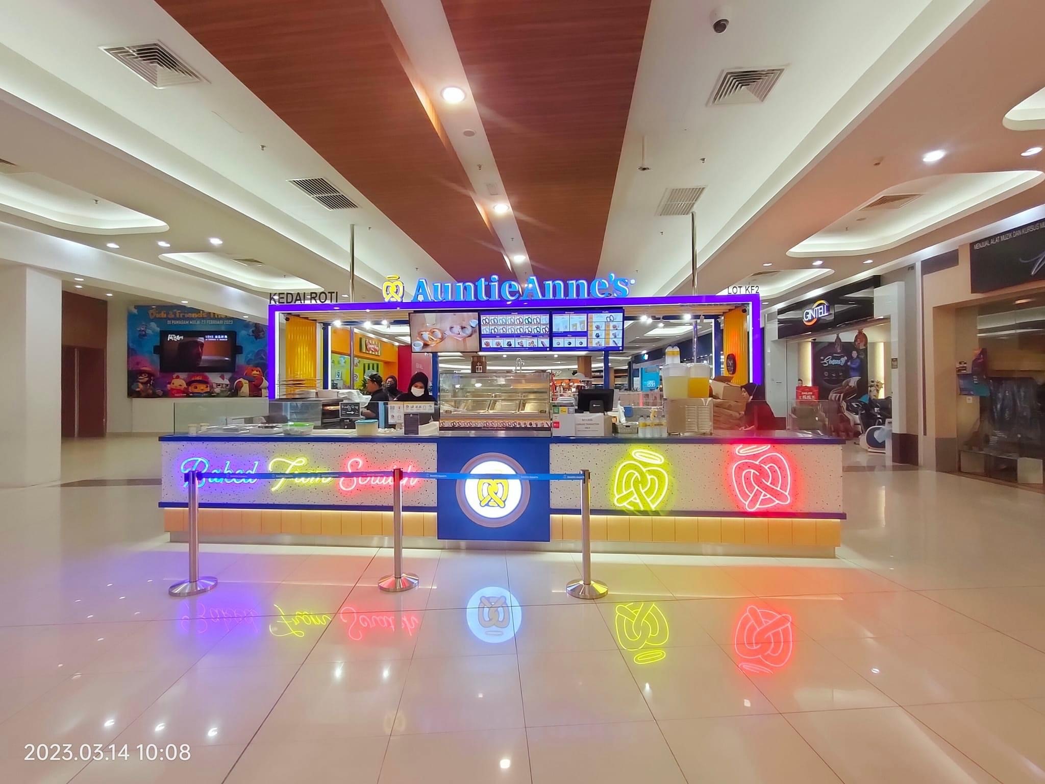 AUNTIE ANNE'S