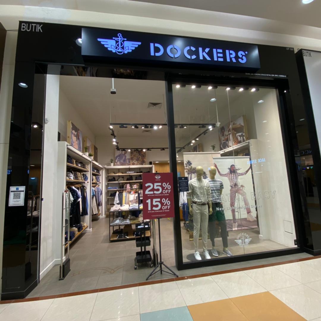 DOCKERS