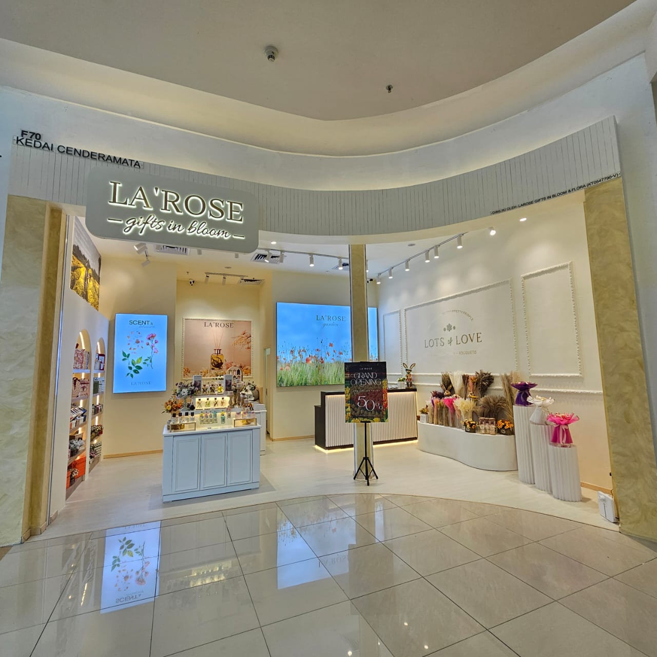 LA'ROSE GIFTS IN BLOOM