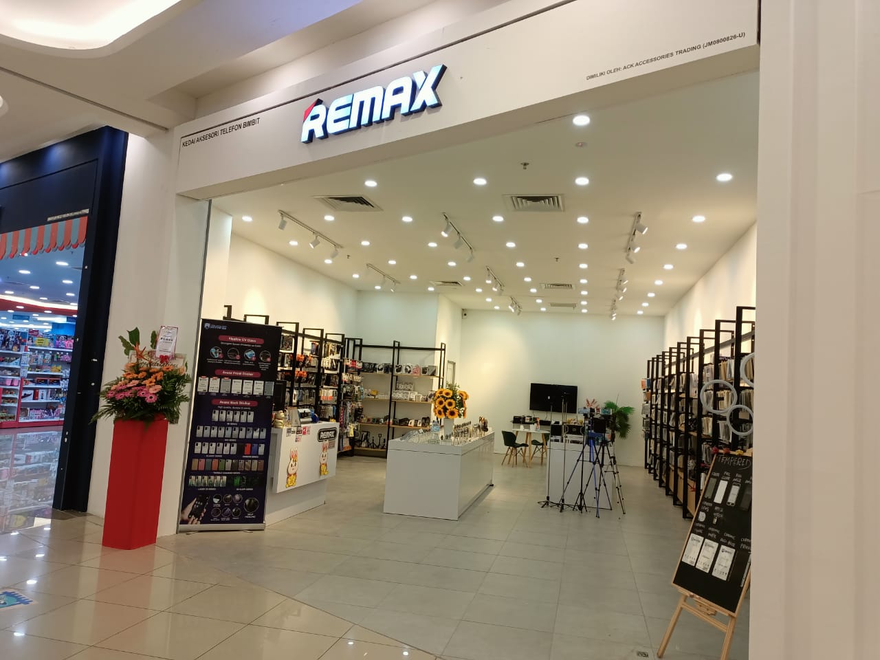 REMAX