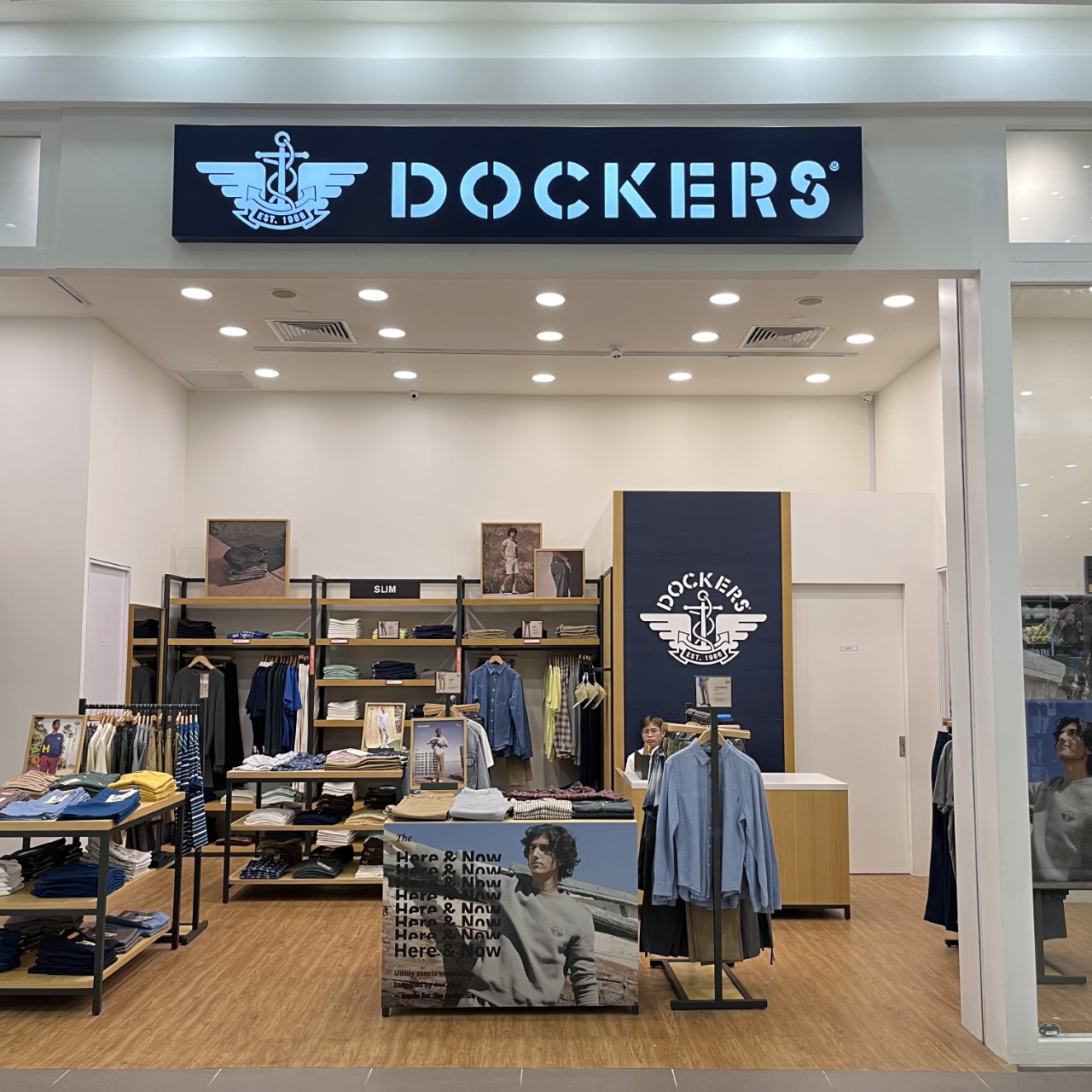 DOCKERS