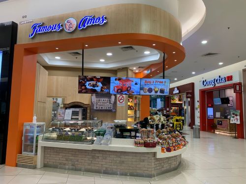 FAMOUS AMOS