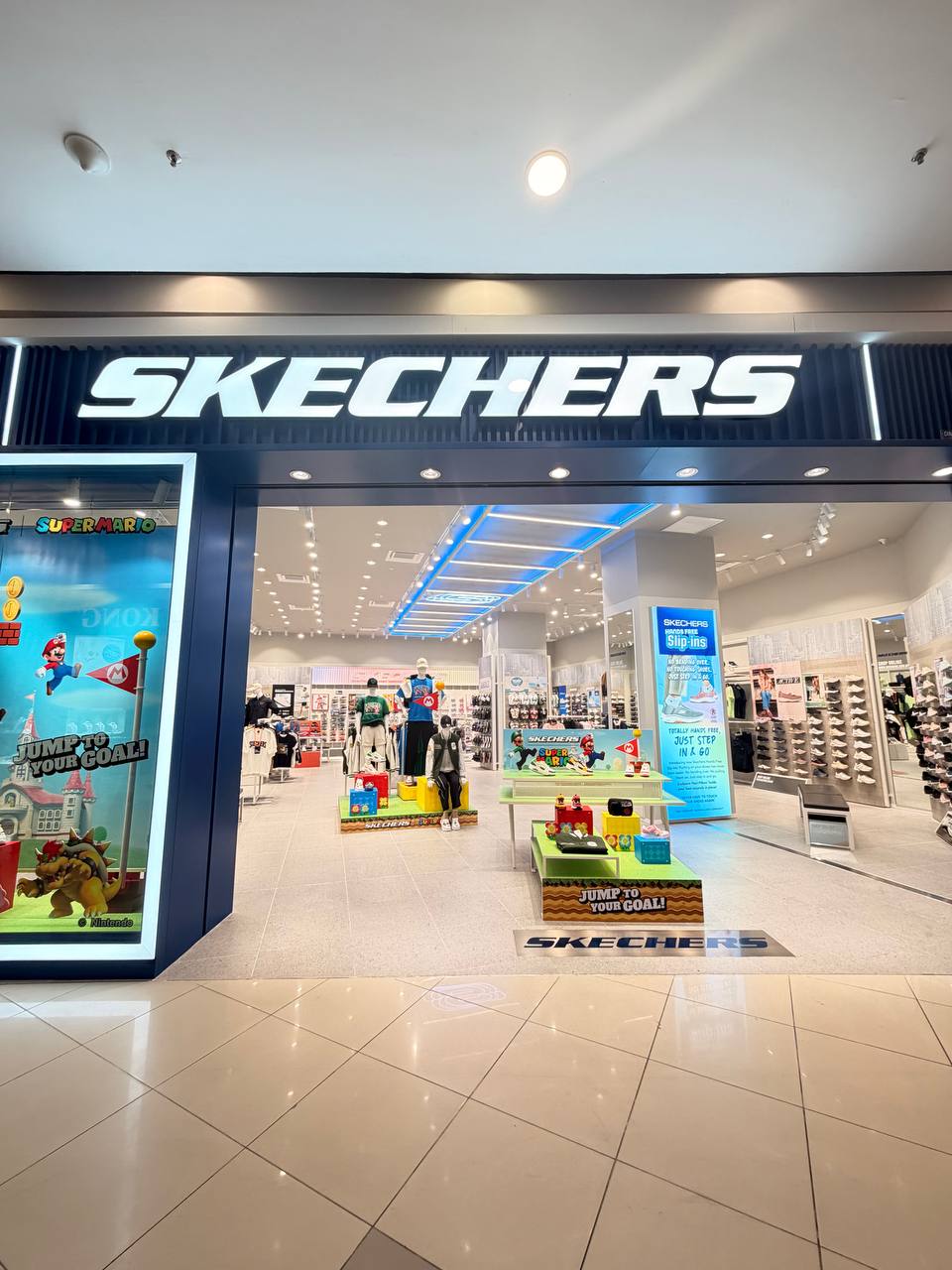 SKECHERS