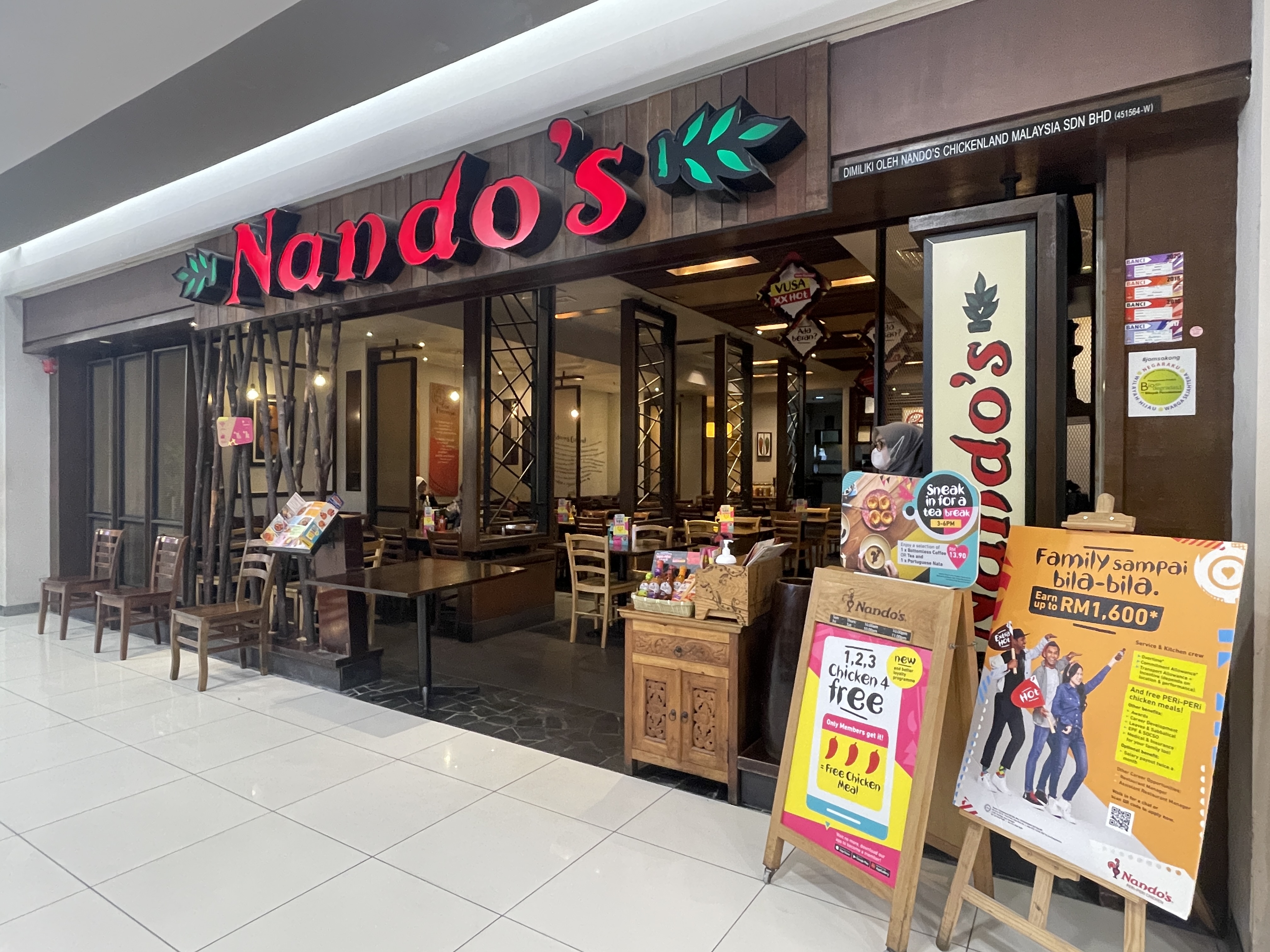 NANDO’S