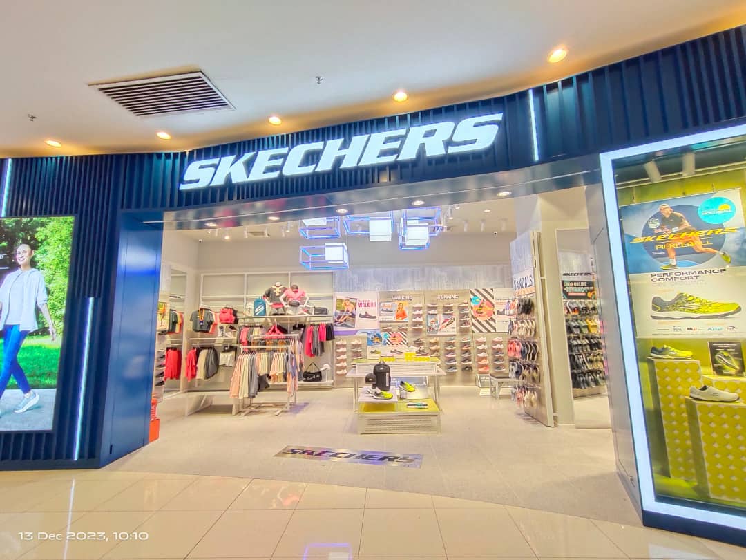 SKECHERS