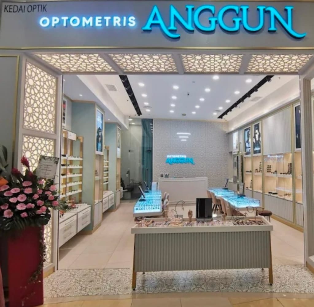 OPTOMETRIST ANGGUN