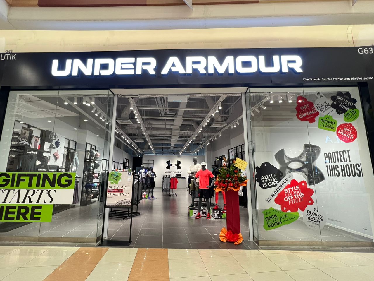 UNDER AMOUR